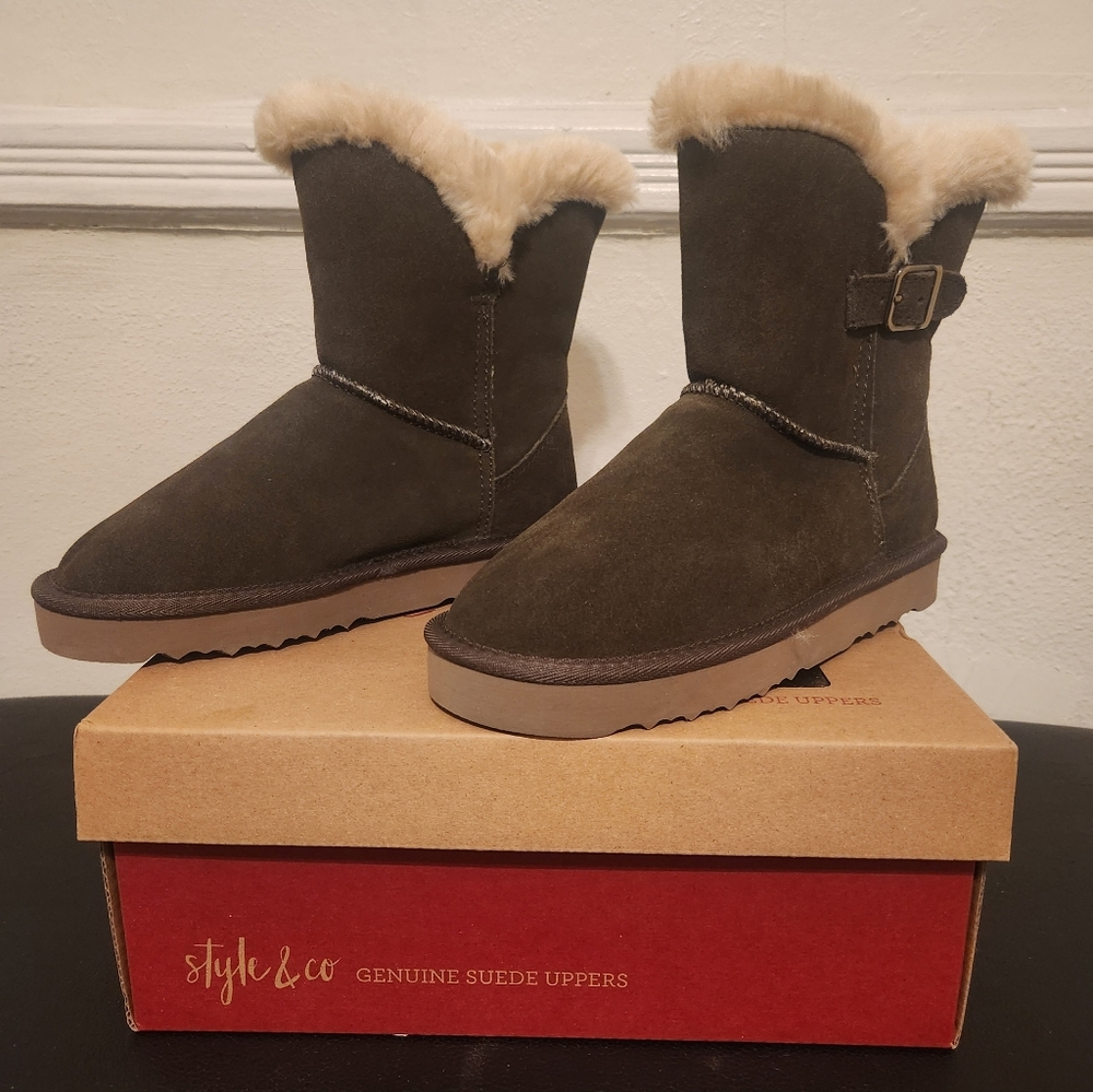 Style and Co, Genuine Suede Uppers